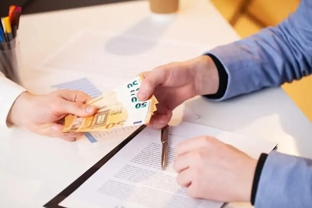 Courtiers en prêt à l'étranger pour les personnes fichées FICP : ce qu'il faut vraiment savoir 4 Courtiers en prêt à l'étranger pour les personnes fichées FICP avis