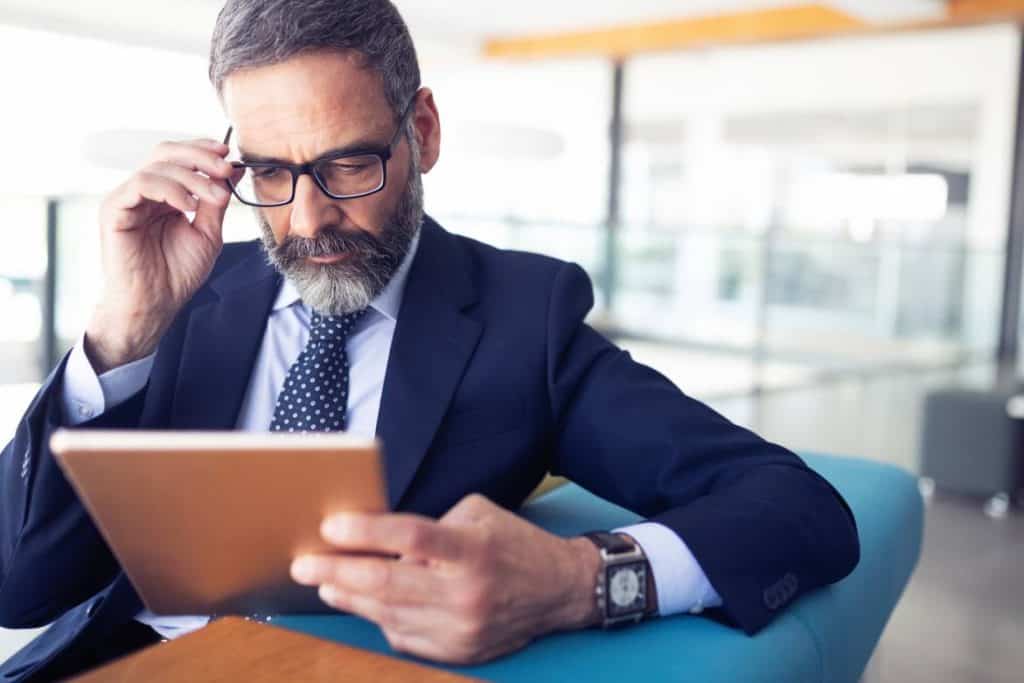 Mon employeur a résilié ma mutuelle sans me prévenir : que dit la loi et quels sont mes recours ? 2 Mon employeur a résilié ma mutuelle sans me prévenir